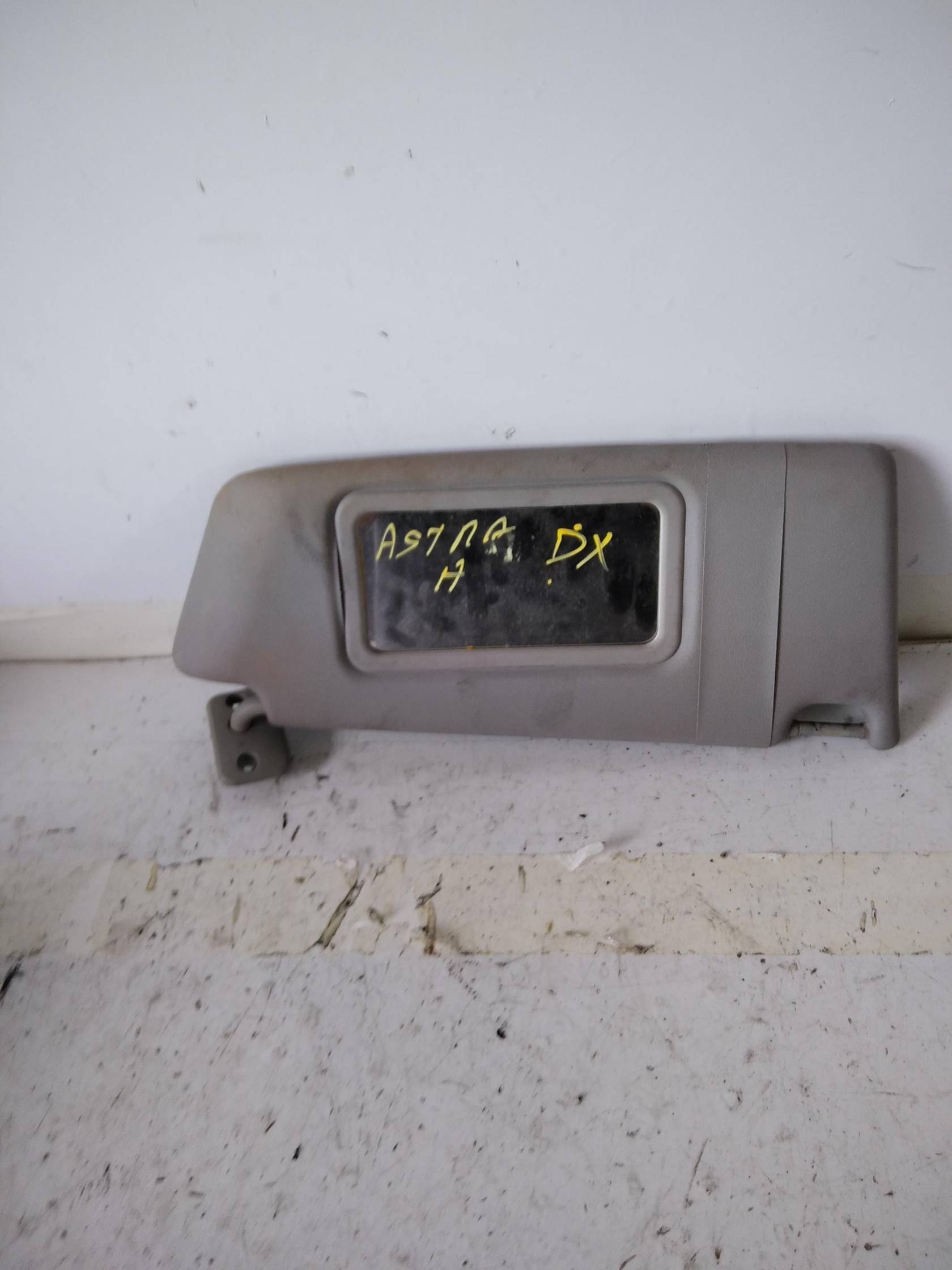 Aletta parasole parabrezza dx.